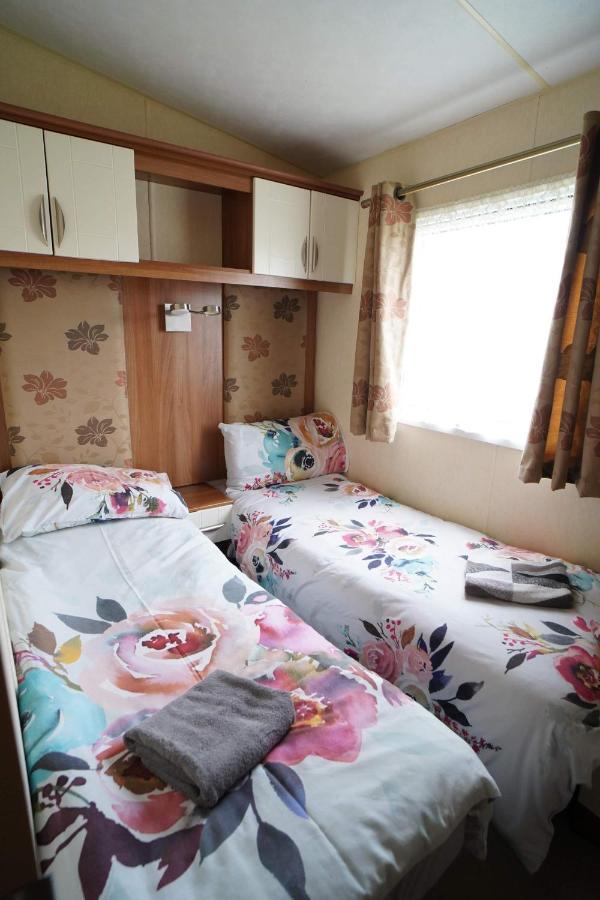 Manor Park Hunstanton Pets Go Free Linen Included Villa Екстериор снимка